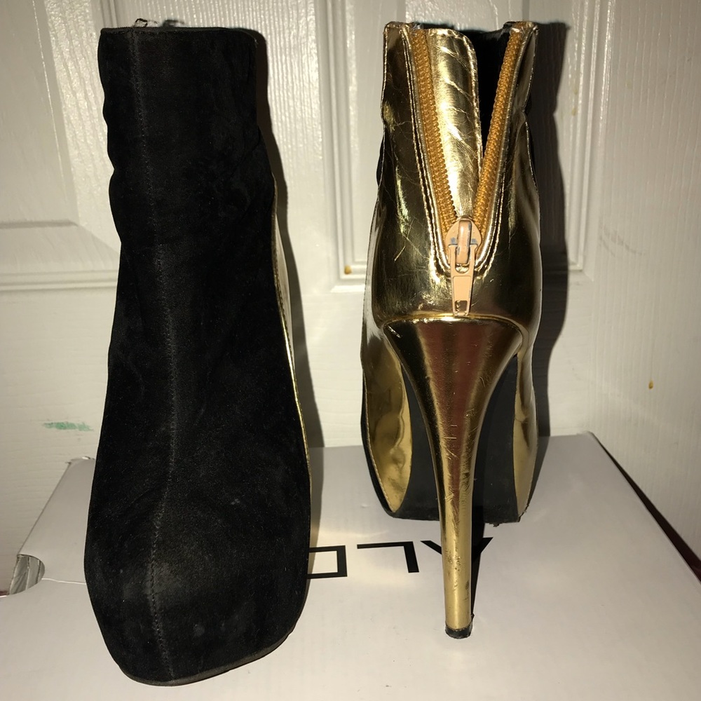 Shoes - Picture 2 of 4